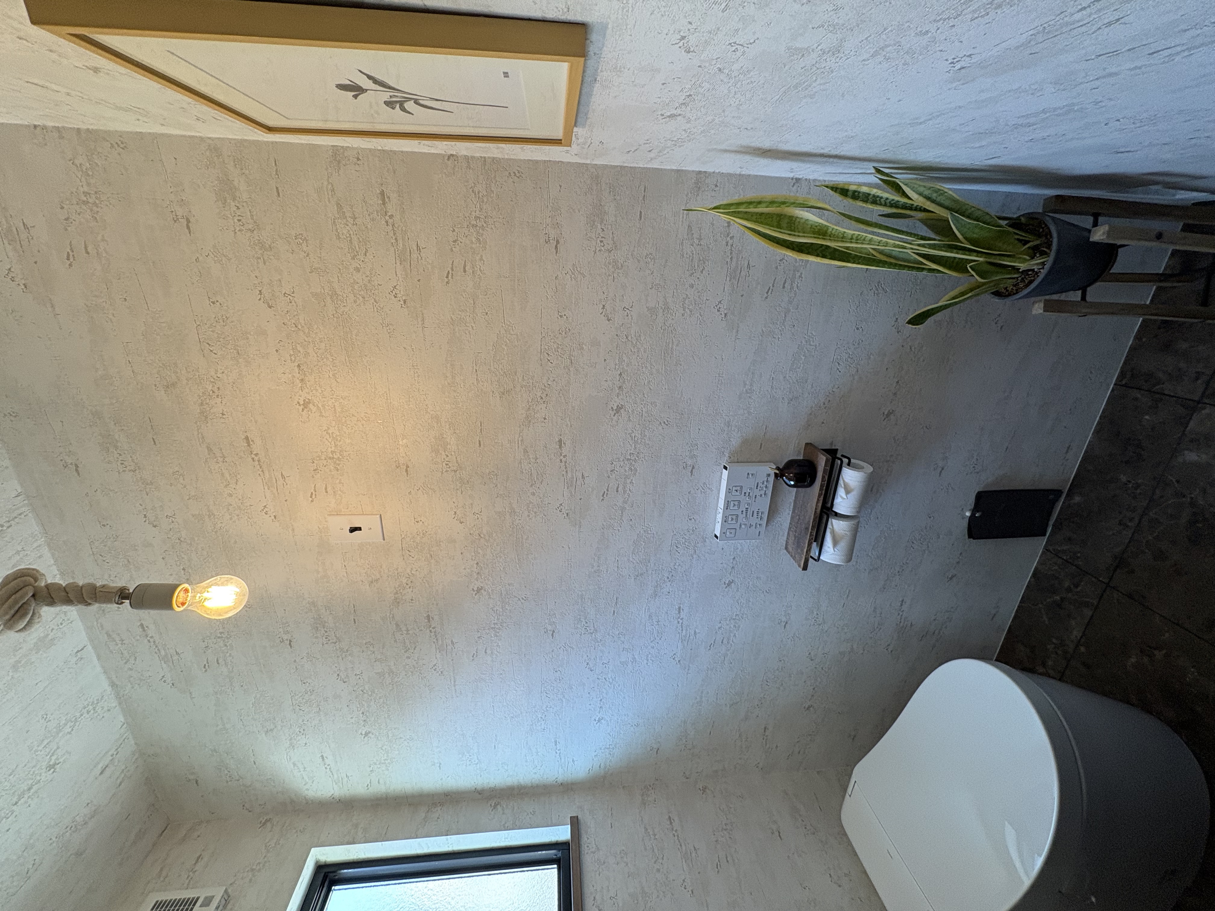 【塩釜市】攻めの内装でカフェのようなトイレ空間